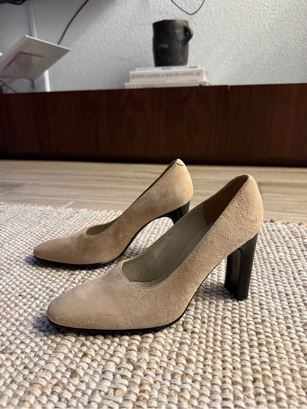 Vintage 90s cK Calvin Klein Tan Suede Block Heel Pumps - Size 7